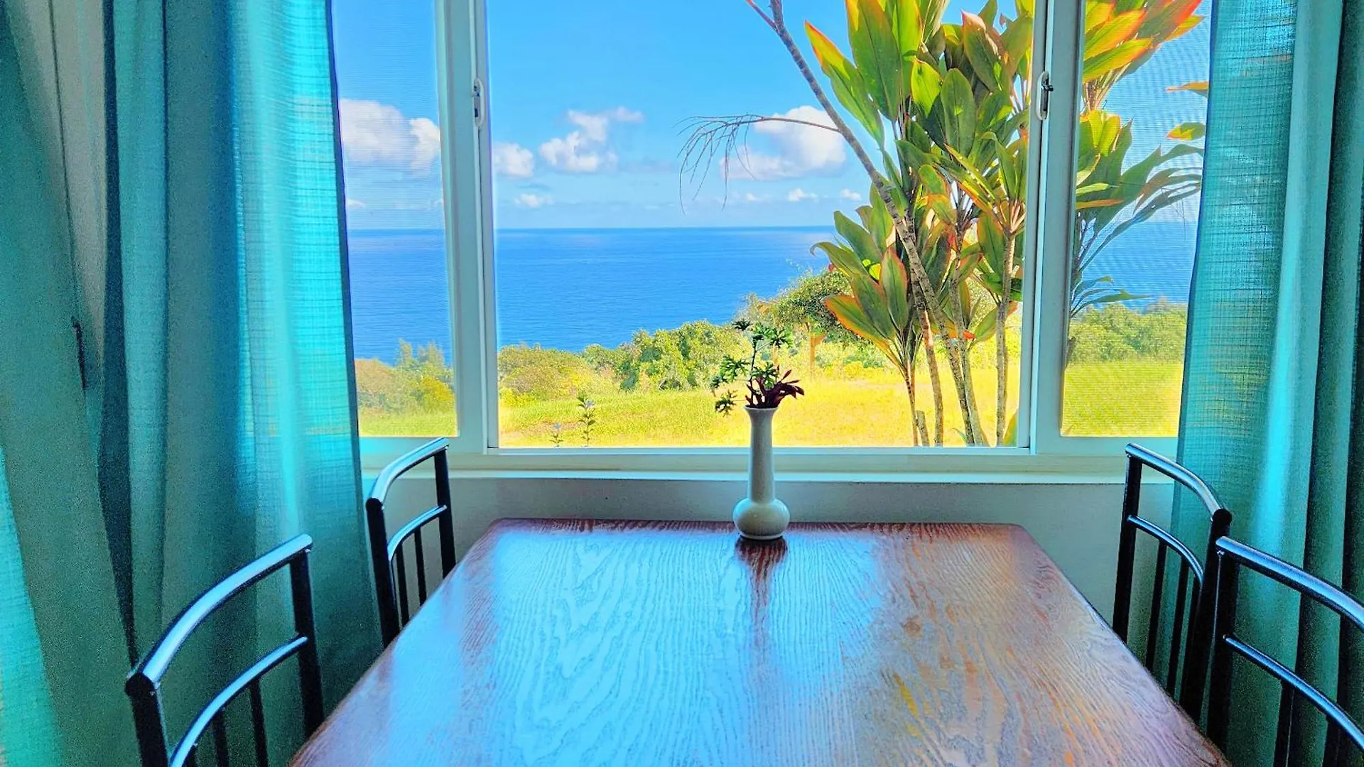 Farm stay Guesthouse Sunrise Farmstay With 180 Degrees Ocean Views Papaaloa  United States